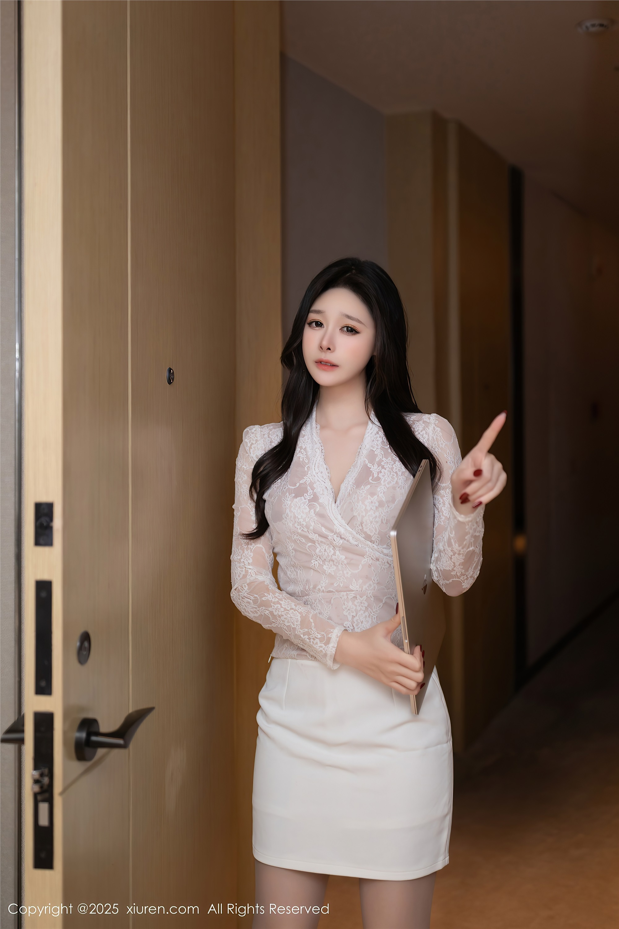 Xiuren秀人网 2025.04.11 NO.10143 小逗逗